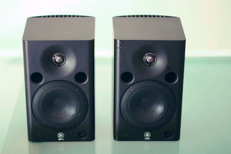 Yamaha MSP5 STUDIO powered monitor speakers