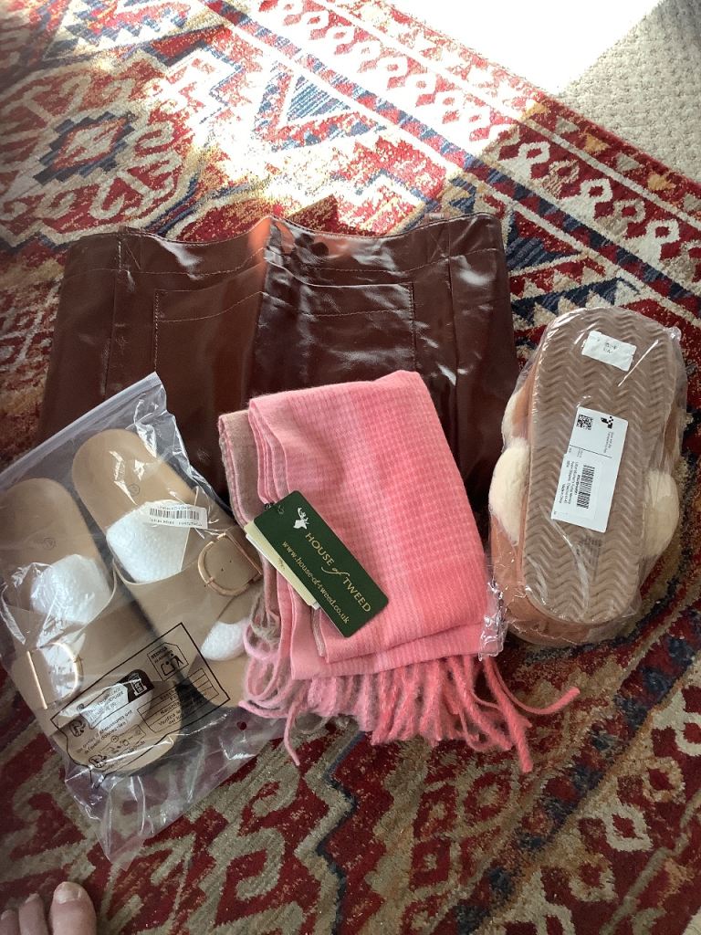 Sandals/slippers/bag and scarf