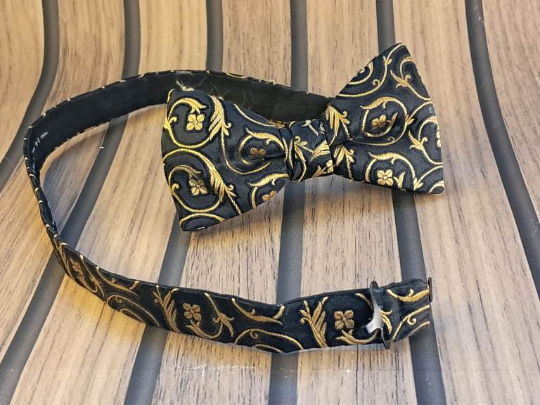 Luxury Bow tie for Men .Black & Gold Ornate. Good condition. 