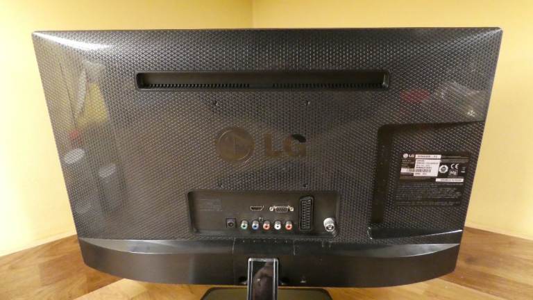 LG 22 inch IPS LED TV 22MA33D Perfect Freeview TV for where there is Limited Space