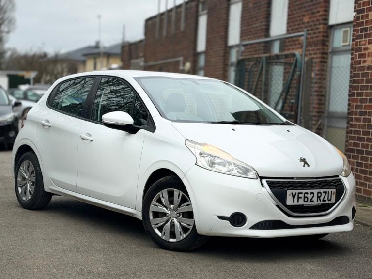 2013 Peugeot 208 1.2 VTi Access+ 5dr HATCHBACK Petrol Manual
