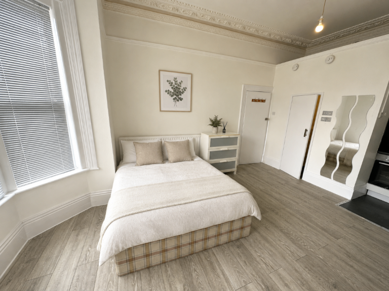 Studio flat - Portswood - Parking - Available 2nd August 2026