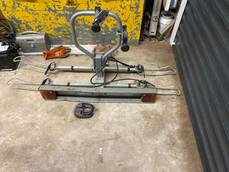 Towbar bike rack