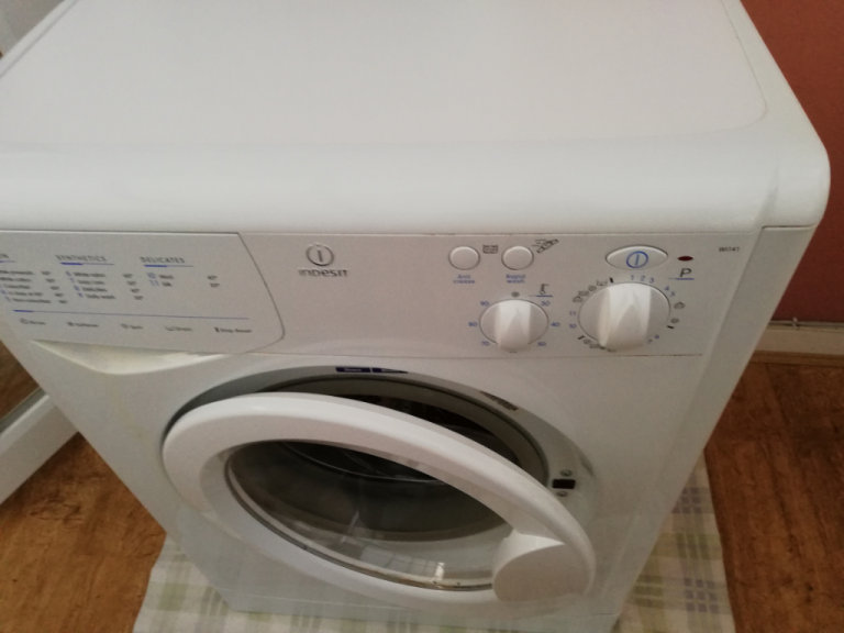 Indesit White Washing Machine for sale