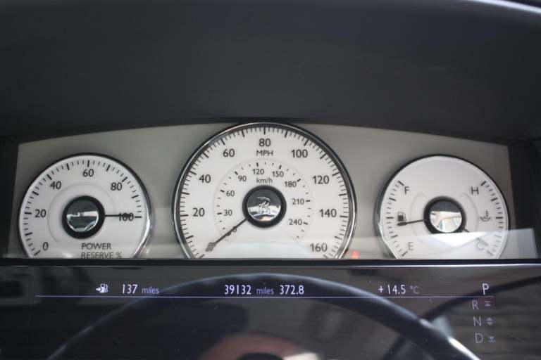 ROLLS-ROYCE GHOST 6.6 V12 2012