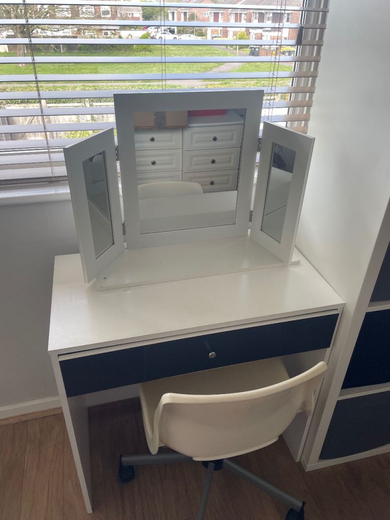 Make up table