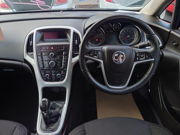 2012 Vauxhall Astra 1.6 16v SRi Euro 5 5dr HATCHBACK Petrol Manual