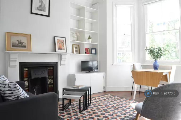 1 bedroom flat in Chesterton Road, London, W10 (1 bed) (#2877615)
