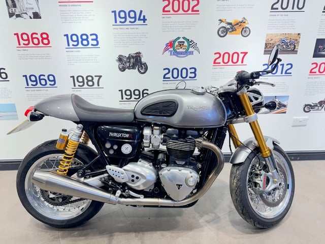 2016 TRIUMPH THRUXTON R