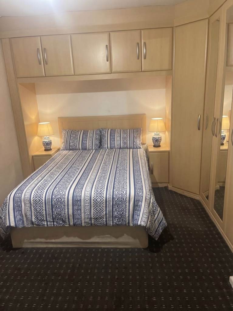 Affordable temporary living in B296QN shelter! Rooms 2, 3 and 4 are available.