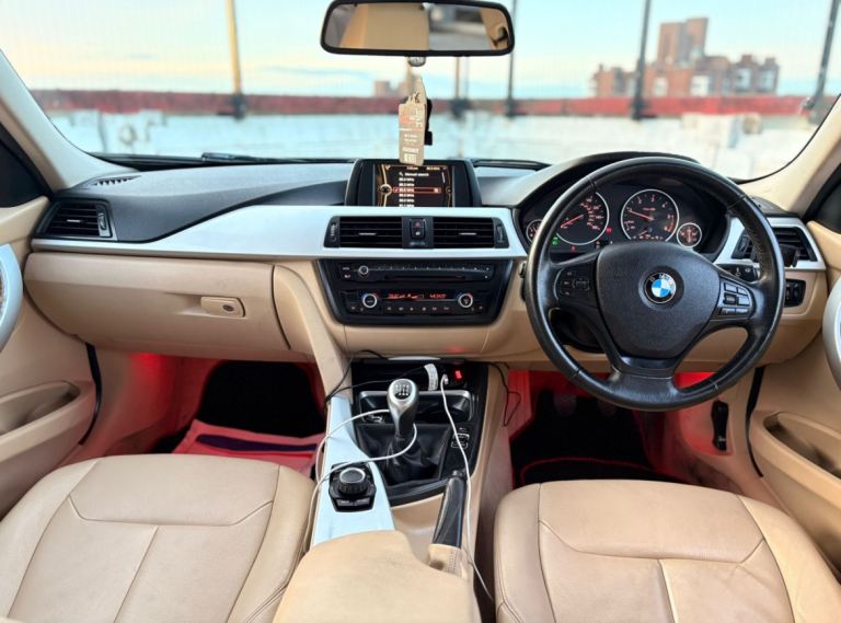 BMW, 3 SERIES, Saloon, 2012, Manual, 1995 (cc), 4 doors