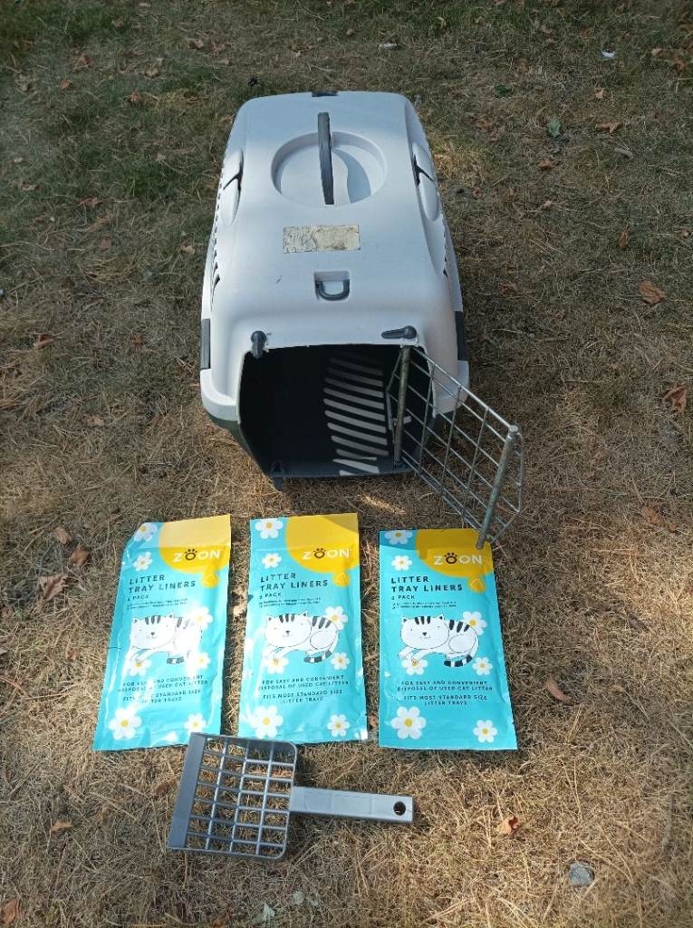 Pet carrier plastic tray litter bags 