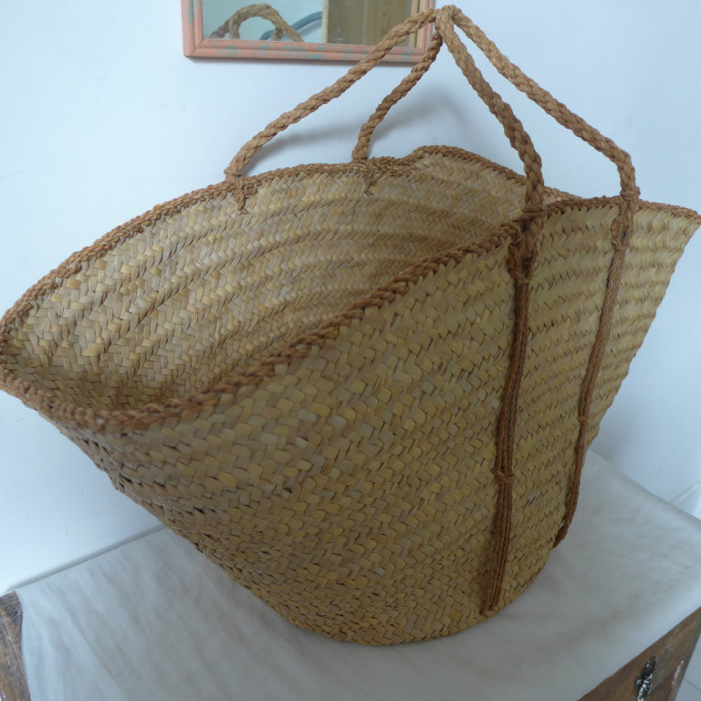 EXTRA-LARGE VINTAGE BASKET. FROM TUNISIA. Minimal previous use. Clean and as new looking.