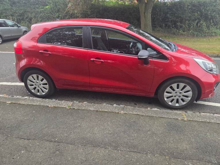 KIA RIO 1120cc DIESEL BEAUTIFUL CAR NEW MOT £20 ROAD TAX 75 MPG