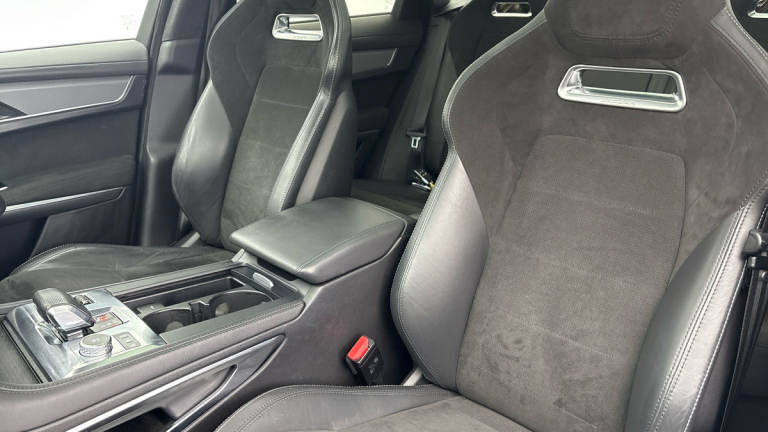 2021 Jaguar F-Pace 5.0 P550 V8 SVR SUV 5dr Petrol Quickshift AWD Euro 6 (s/s) (550 ps) SUV Petrol...