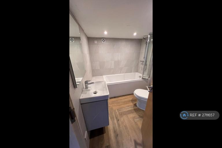 2 bedroom flat in Clarence Mill, Bollington, SK10 (2 bed) (#2711657)