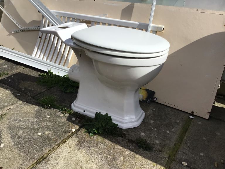 Close coupled toilet and matching Bidet