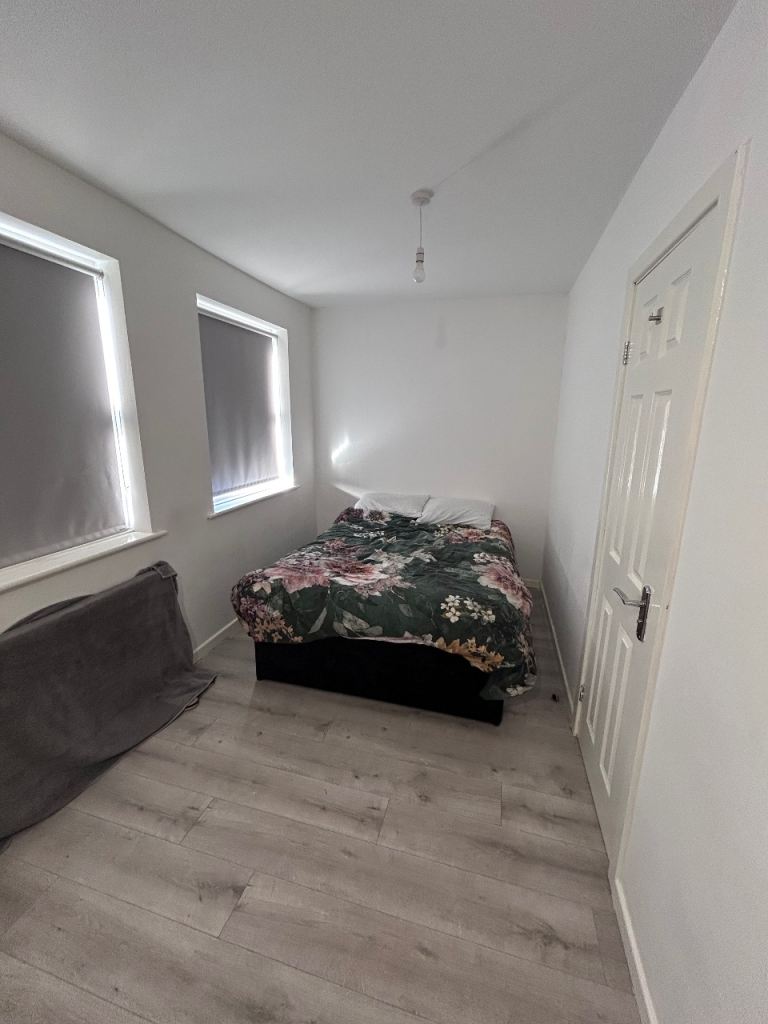 Amazing Self-Contained Studios including all bills