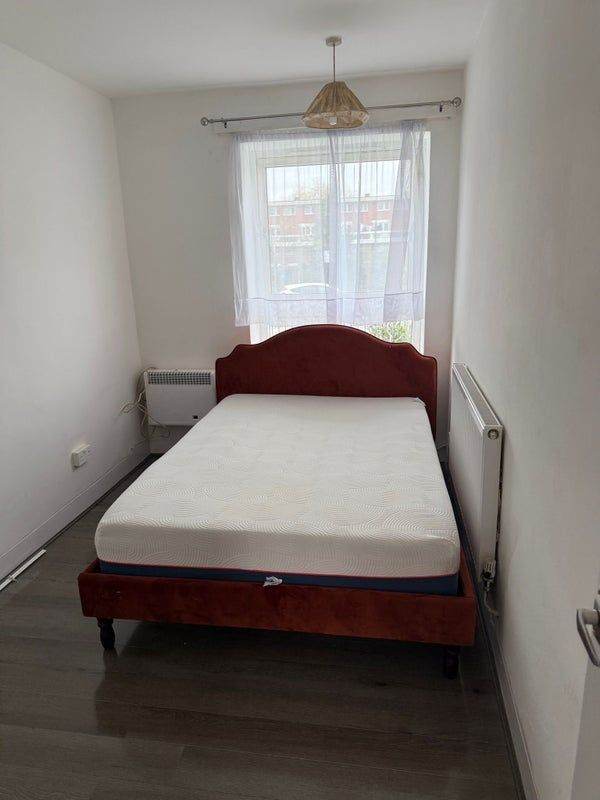 Spacious and Cosy Double Rooms for Rent in -  SE18 7EE