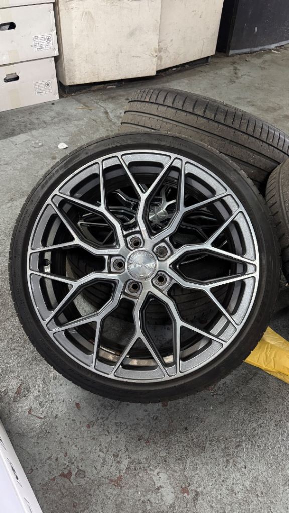 19” Riviera RF108s 8.5 wide, 5x112