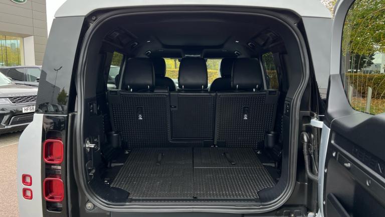 2023 Land Rover Defender 3.0 D300 X-Dynamic SE 110 5dr Auto (7 Seat) With H
