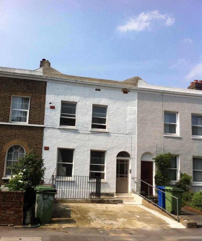 DSS S.C,1ST FLOOR LARGE STUDIO OK FOR SINGLE OR COUPLE IN CAMBERWELL GREEN ZONE 2 AREA