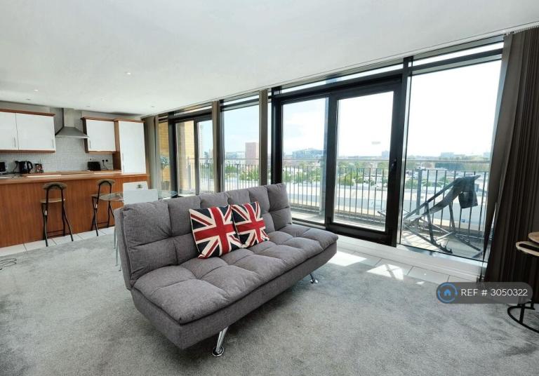 2 bedroom flat in Middlewood Street, Salford, M5 (2 bed) (#3050322)
