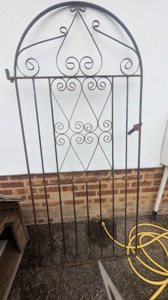 Metal arched garden gate 182cm high X 87cm wide