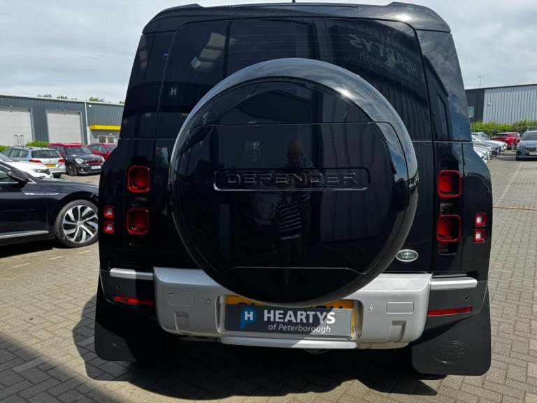 2023 Land Rover Defender 3.0 D250 Hard Top SE Auto PANEL VAN DIESEL Automatic