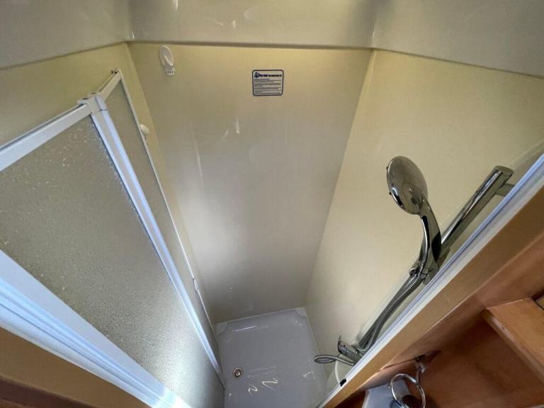 Auto-trail Arapaho 4 Berth 4 Belt End Lounge Motorhome automatic