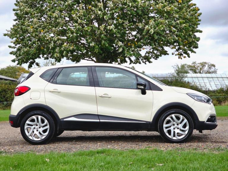 2016 Renault Captur 1.2 TCe ENERGY Dynamique Nav Auto Euro 6 (s/s) 5dr HATCHBACK Petrol Automatic
