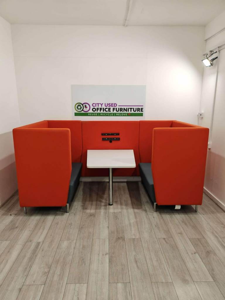 4-Person Seating Booth, Orange & Grey Fabric, White Table, Screen Mount, W2600mm