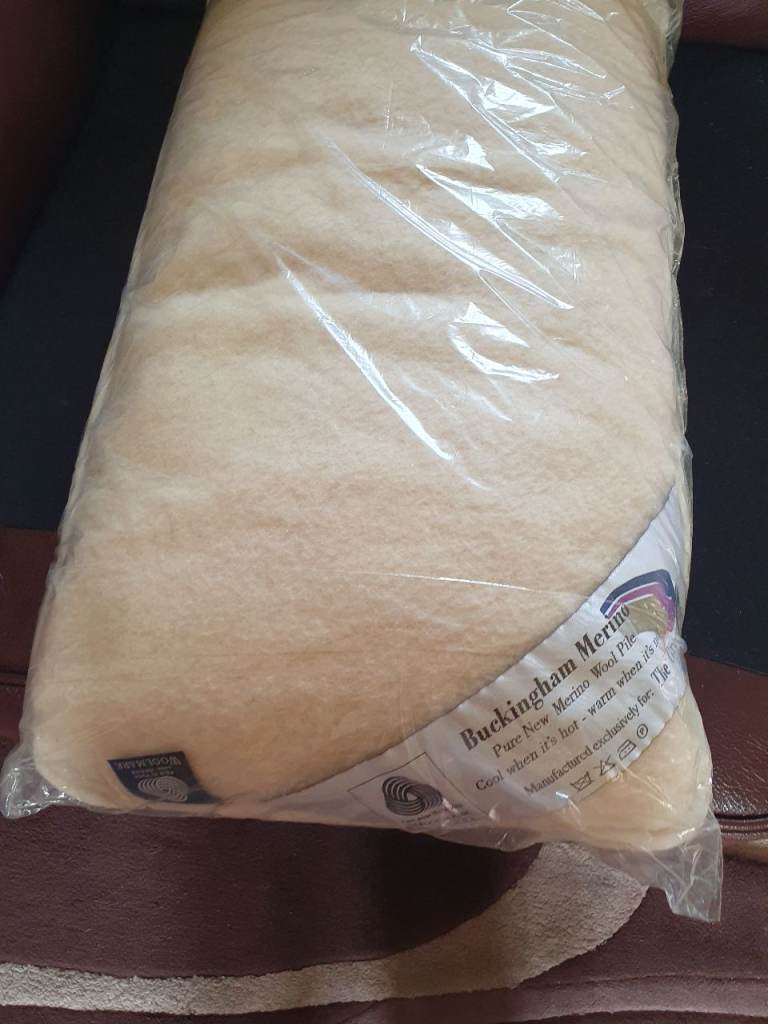 MERINO WOOL PILLOW 