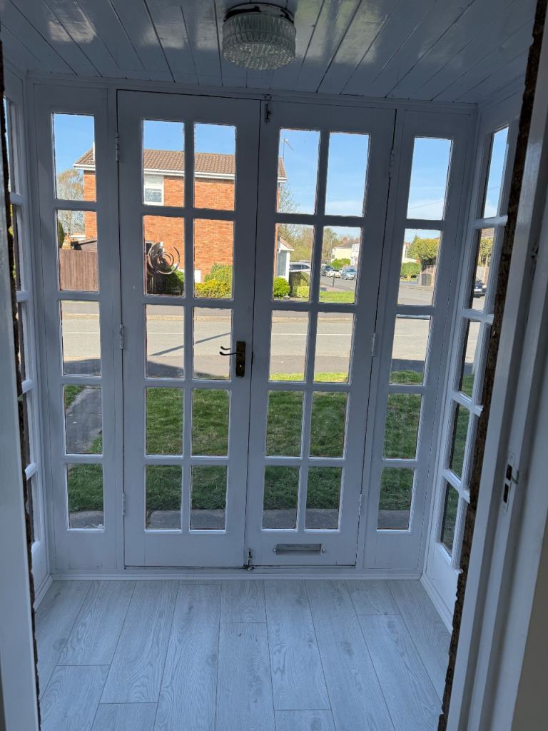 Rooms for Rent refurbished 3 bedroom B69