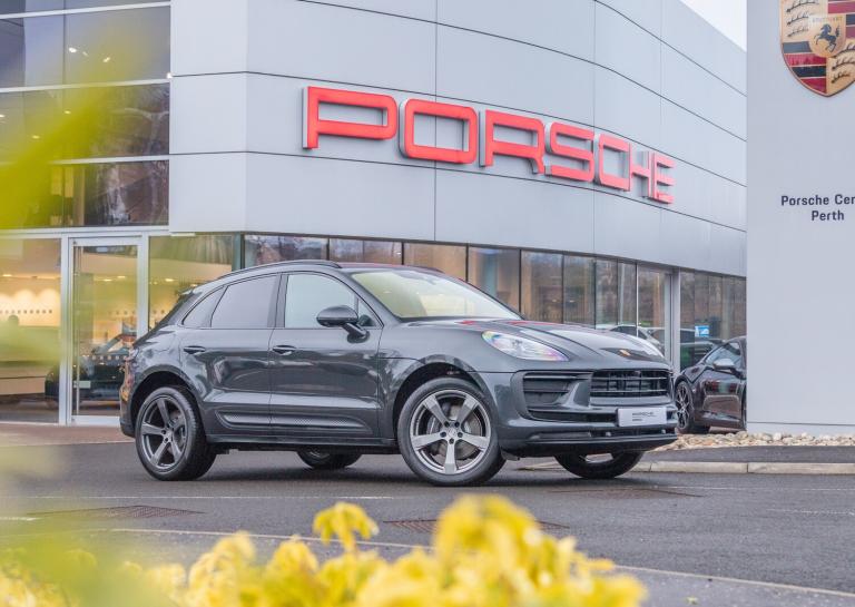 2023 Porsche Macan 2.0T SUV 5dr Petrol PDK 4WD Euro 6 (s/s) (265 ps) Petrol