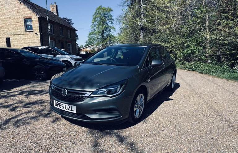 Vauxhall Astra 1.6, 2016 CDTi - ULEZ Free, £20 Tax, New Chain