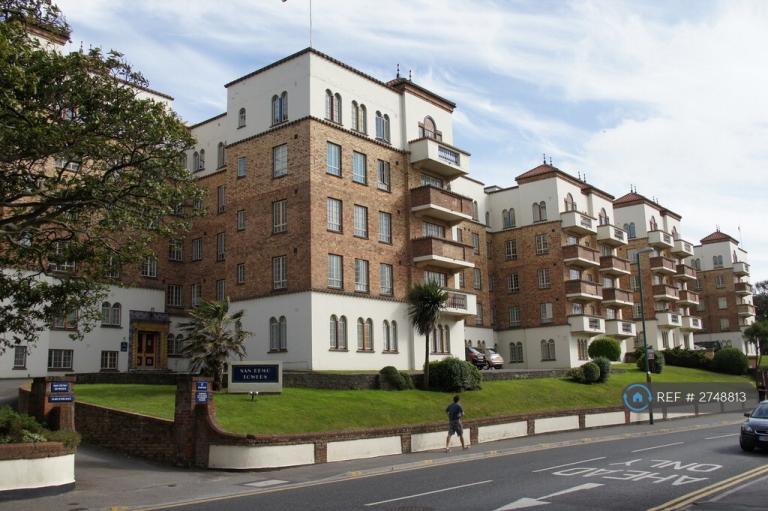 2 bedroom flat in San Remo Towers, Bournemouth, BH5 (2 bed) (#2748813)
