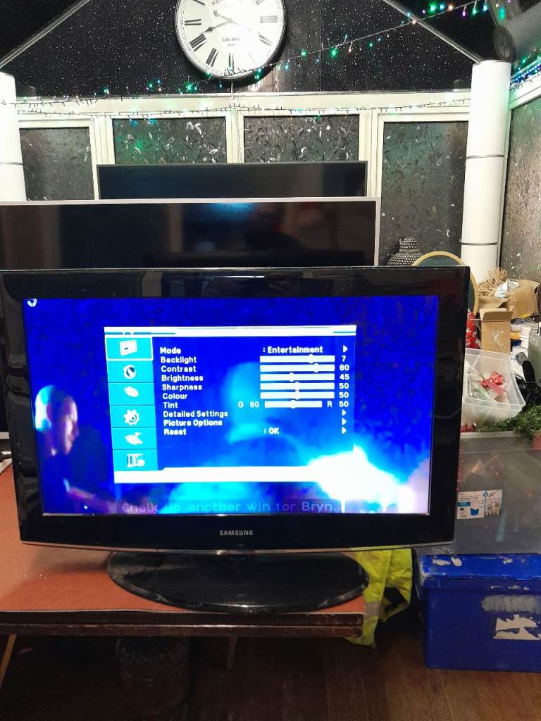 Samsung 32 inch tv. Not smart