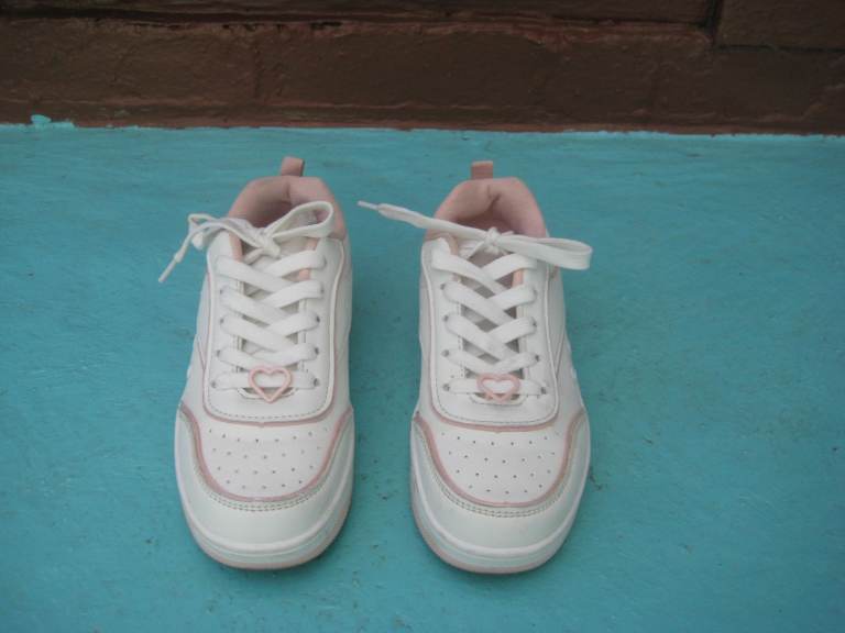 Primark Child Trainers UK Size 1/2 EURO Size 33/34 for £5.00