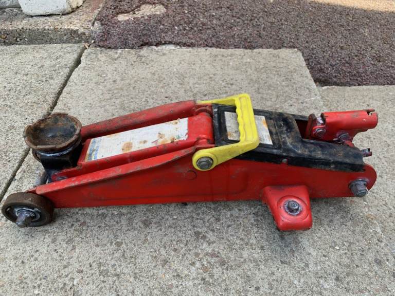 Hydraulic Trolley Jack 