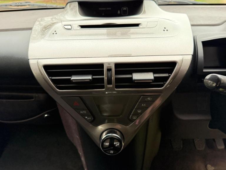 2009 Toyota IQ 1.0 VVT-i 2 Euro 4 3dr HATCHBACK Petrol Manual