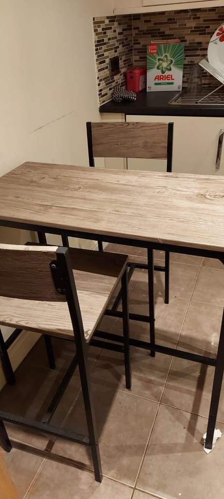 Clean Double Room within flat share in Holyrood, City Centre