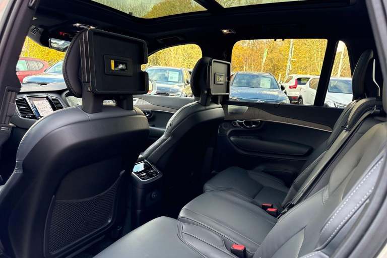 2022 Volvo XC90 2.0h T8 Recharge 18.8kWh Inscription Pro SUV 5dr Petrol Plug-in Hybrid Auto ESTAT...