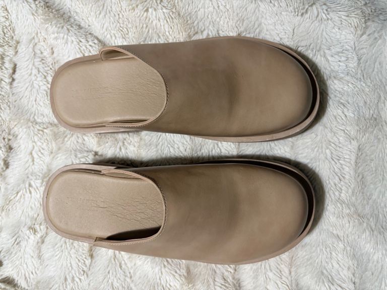 New wedge beige leather 