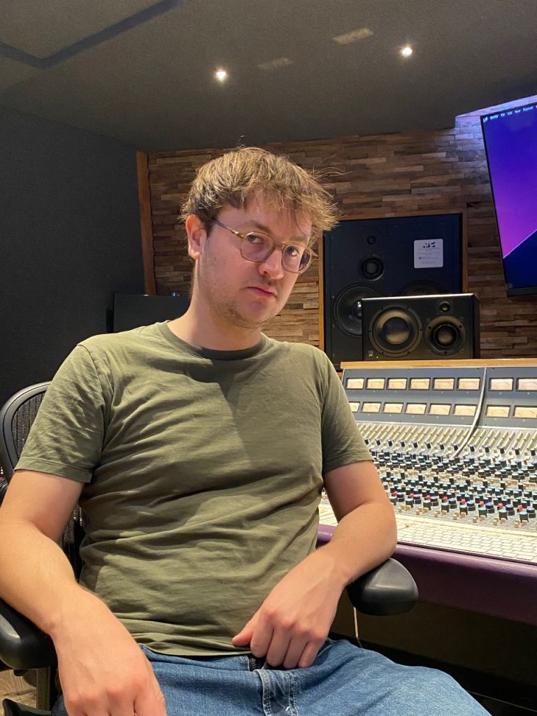 Mixing Engineer / Freelance Producer 