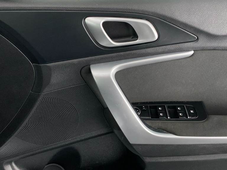 2022 Kia Ceed 1.0T GDi ISG 2 5dr Hatchback PETROL Manual