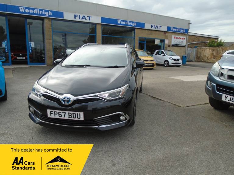 TOYOTA AURIS 1.8 VVT-h Excel Estate 2017