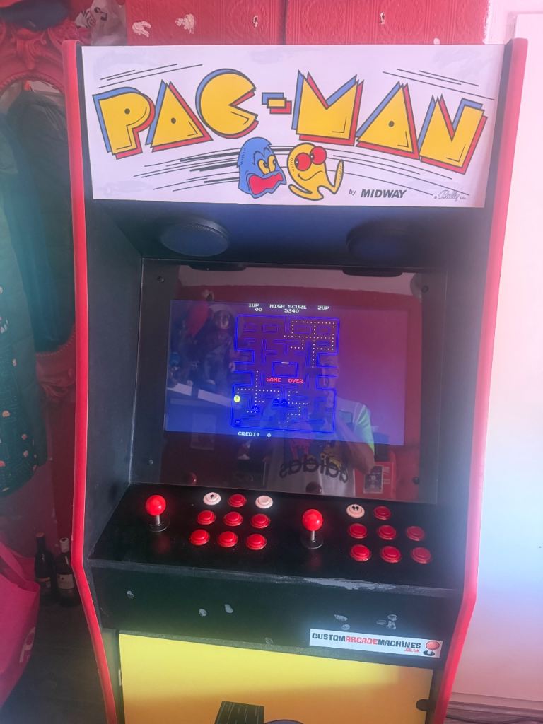 Pack Man machine with 1000 games on 