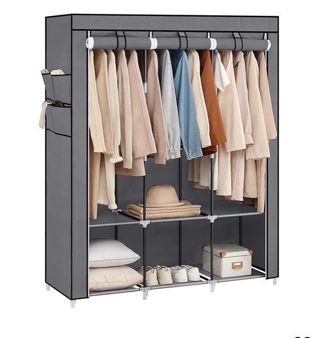 Portable clothes wardrobe 