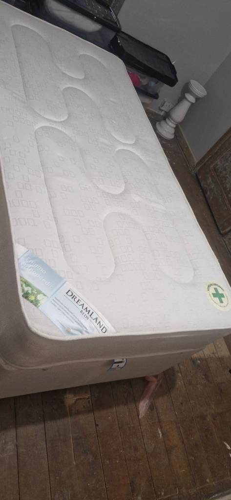 Brand new single mattress and divan base 